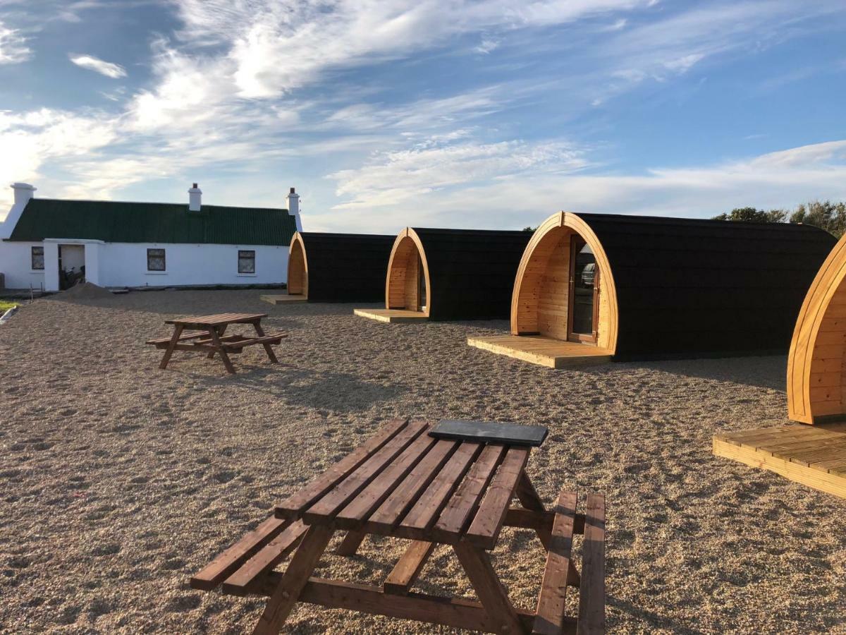 מלון בלמאלט Geraghtys Farmyard Pods מראה חיצוני תמונה